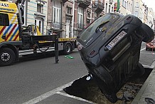 Impressionnant effondrement de chaussée à Bruxelles